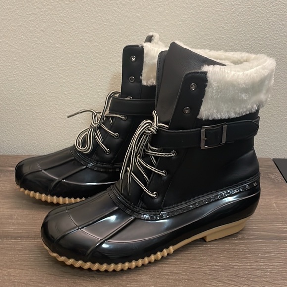 LAST 1! Black Rainboot warm  Cream Sherpa buckles rubber sole lace up - Picture 7 of 7